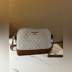 Michael Kors Jet Set Charm Crossbody